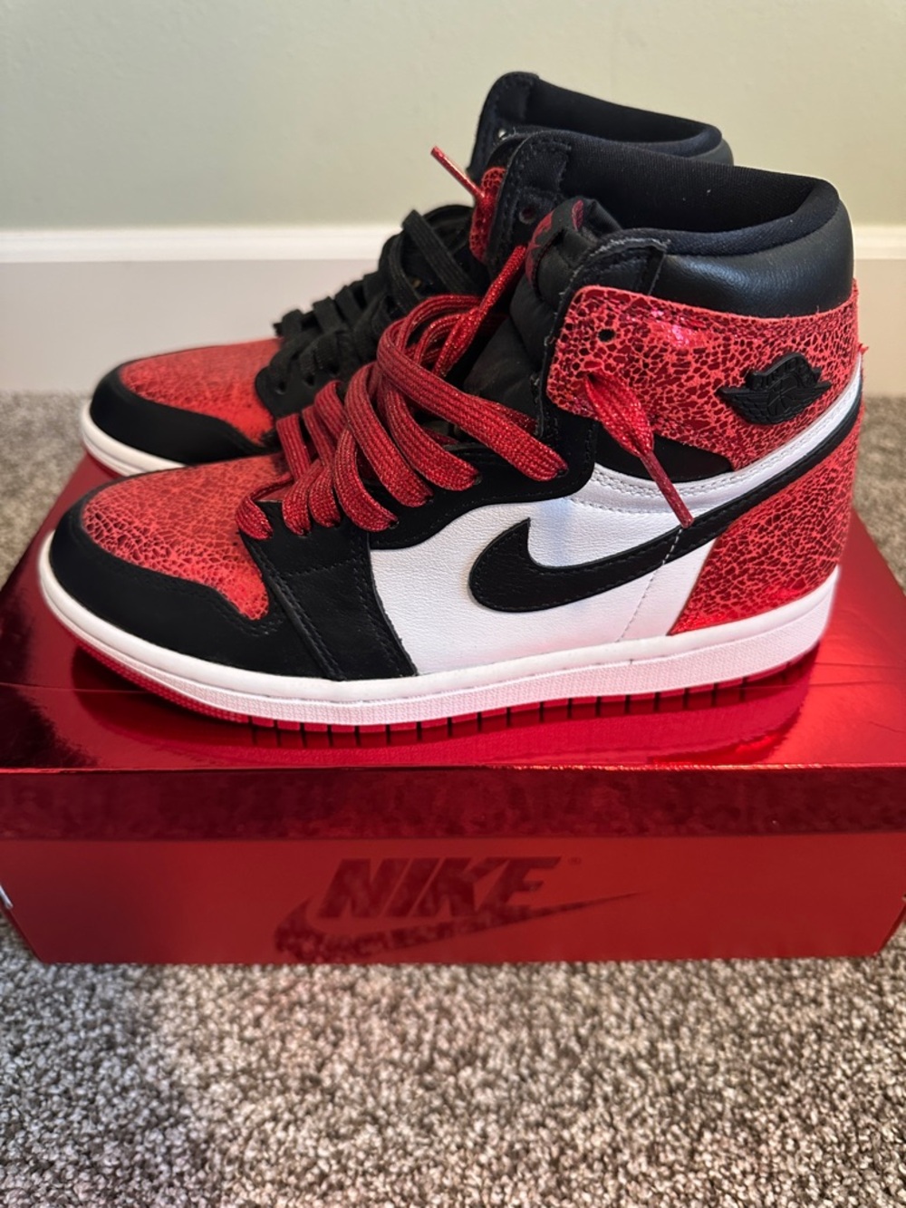 Women’s Air Jordan 1 Retro Hi OH - Picture 4 of 7